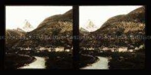 Blick über Zermatt zum Matterhorn