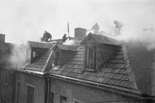 Brand im Dachstuhl eines Hinterhauses in der Amalienstraße