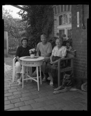 Marie Bossan mit Tochter und Schwiegersohn, Guhrow bei Cottbus