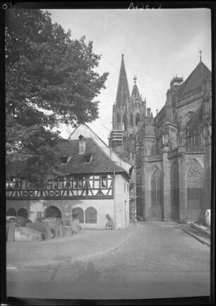 Die Alte Münsterbauhütte mit Münster