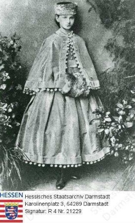 Erbach-Schönberg, Marie Fürstin zu geb. Prinzessin v. Battenberg (1852-1923) / Porträt, stehend, Ganzfigur