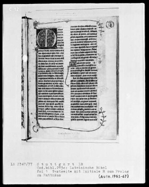 Lateinische Bibel, drei Bände — Initiale M, Folio 1recto