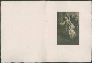 Peter Hamel als Silvius und Lotte Gruner als Phöbe in "Wie es Euch gefällt" von William Shakespeare. Neueinstudierung am Staatsschauspiel Dresden, 07.04.1938