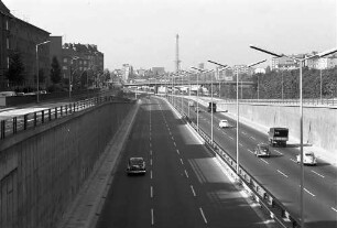 Berlin; Halensee: Stadtautobahn mit Funkturm; ohne Hohenzollerndamm
