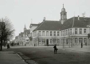 Göppingen, Rathaus : Göppingen, Hauptstraße 1. Rathaus (1784/1785). Eckansicht
