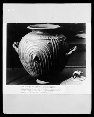Amphora aus hellen Impasto aus Vulci