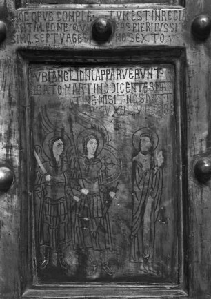Tür des Hauptportals, rechte Seite, Detail: Der Erzengel erscheint dem heiligen Martin (Reihe 6, Tafel 1)