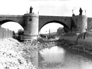 Schleuse Würzburg/Main im Bau