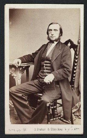 Porträt Johann Rudolph Kimmel : Foto-/Bildersammlung Stenografische Sammlung. Porträt Johann Rudolph Kimmel. Photographie. Carte de visite (nach 1863; C. Probst & Üblacker). Dresden: SLUB P a 0344