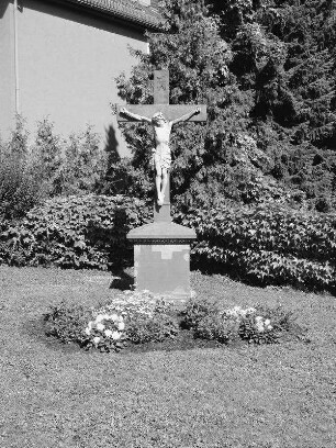 Friedhofskreuz; Walluf, Schulstraße