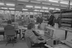 Großrechenanlage der Universität Karlsruhe im Rechenzentrum