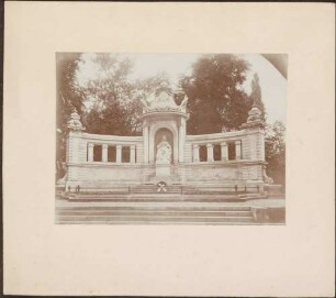Kaiserin-Augusta-Denkmal.