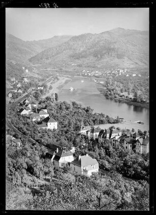 Blick von Westen ins Elbtal bei Salesel (Dolní Zálezly/Tschechische Republik) und Sebuzín