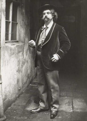 Kroll, Wilhelm : Porträt eines Mannes mit Bohemien-Kleidung (vielleicht der Maler Wilhelm Kroll ?)