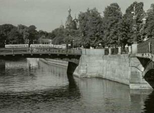 Russland, St. Petersburg, Eisenbrücken an der Moika