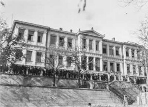 Gebäudeansicht : Die Grigoriy-Marazli-Oberschule in der bulgarischen Stadt Plovdiv wurde ursprünglich als griechische Schule erbaut. Es trägt den Namen seines Stifters, des Bürgermeisters von Odessa, dessen Vater während der osmanischen Herrschaft in Plovdiv geboren wurde