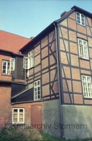 Am Mühlenteich 3: ehemalige Wassermühle: Wohngebäude: Rückseite und rückwärtige Giebelseite: links Rückseite Mühlengebäude