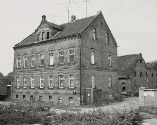 Stallgebäude : Wohnhaus mit Stallgebäude (um 1880)