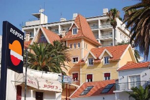Estoril - Vorort von Lissabon : Hotels im Badeort Estoril bei Lissabon, aufgenommen 2006