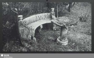 Alte Marmorbank im Park