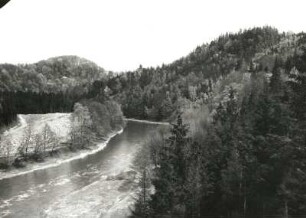 Zschopautal : Mittelsächsisches Bergland. Zschopautal gegen Buchberg, Schloß Kriebstein und Bastei. Blick von der Sperrmauer der Talsperre Kriebstein flußab nach Nord-Nordost