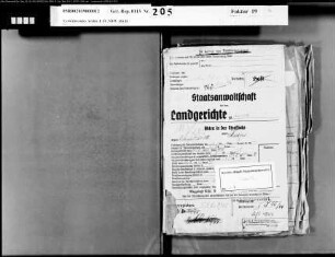Beklagter: Knops, Johanna, geb. Frings; Zeuge: Franken, Johann; Zeuge: Hermanns, Hubert; Zeuge: Franken, Gertrud, geb. Goffart; Zeuge: Fischer, Erna, geb. Dethloff: Plünderung