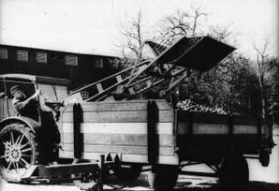 Fotografie: Kartoffel, Transportgerät, Be- und Entladen, Frontlader