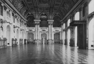 Stadtschloss — Westflügel — Weißer Saal, Raum 770