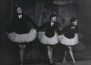 Schwarzer Jahrmarkt: Georgia Lind, Ann Höling, Bruni Löbel
