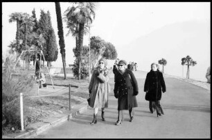Muralto Locarno: Claire und Spitzli auf der Uferpromenade