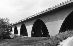 Wilsdruff. Autobahnbrücke über die Saubach
