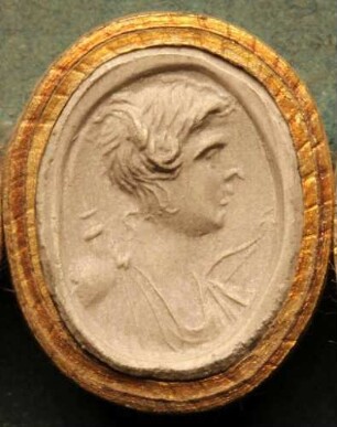 Diana (Artemis) mit dem Köcher auf dem Rücken (Daktyliothek, Supplement)