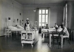 Städtisches Klinikum. Chirurgische Abteilung - Krankensaal für männliche Patienten