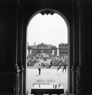 Zwinger Ballettprobe : Ballettprobe vor dem Wallpavillon im Dresdner Zwinger