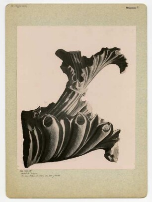 Magnesia am Mäander, Artemision, Mittelakroter des Ostgiebels, Fragment