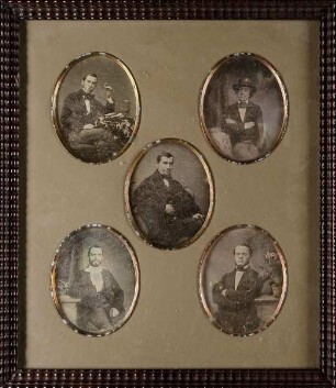 Ein Freundeskreis um William Andres Krüß (1829-1909), v. l. n. r.: Edmund Johann Krüß, Eduard Ruch, William Andres Krüß, Govert Grohmann, Ad. Martiensen, 6. August 1855