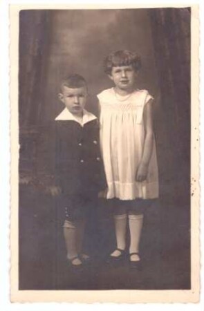 Foto Mädchen und Junge im Fotoatelier