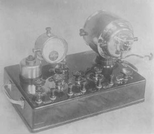 Multostat, Anschlußapparat für Behandlung mit Gleich- und Wechselstrom, Sanitas : Technikgeschichte | Physik | Elektrizität | Elektromedizinische Apparate