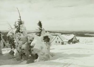 Tschechien, Bozi Dar (Gottesgab) - Neklid, Keilberggebiet, Grube Sonnenwirbel am Westhang, Huthaus gegen Spitzberg. Blick nach Westen