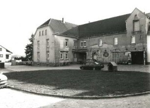 Moritzburg-Steinbach, Dorfstraße 8. Bauernhof (um 1800/um 1910)