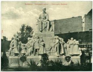 Budapest. Vörösmarty-Denkmal (1908) : Budapest. Denkmal des Dichters Mihály Vörösmarty (1908; Ede Kallós, Ede Telcs, Architektur Géza Márkus) aus Carrara-Marmor auf dem Giselaplatz