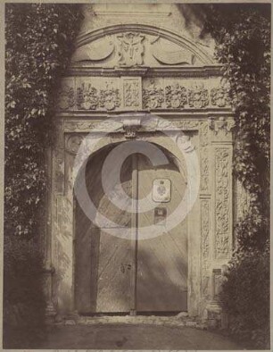 Portal des Schlosses Schwarzbach bei Hirschberg