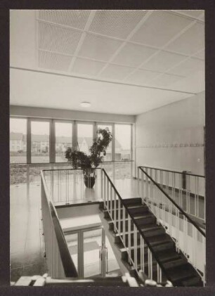 Freiligrathschule: Treppenhaus. Detmold. Berliner Allee 50