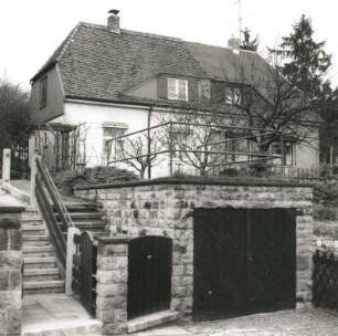 Cossebaude, Weinbergstraße 24/26. Wohnsiedlung einer Baugemeinschaft. Doppelwohnhaus (um 1920?)