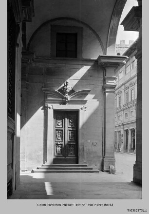 Uffizien, Portal (Westseite), Florenz
