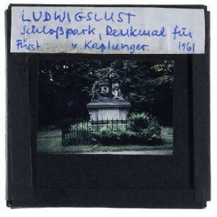 Ludwigslust, Denkmal für Herzog Friedrich von Mecklenburg