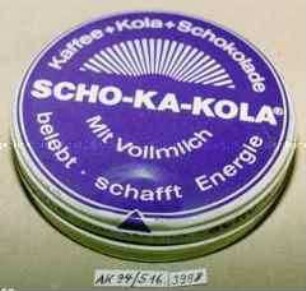 Blechdose für "SCHO-KA-KOLA Kaffee + Kola + Schokolade belebt . schafft Energie"