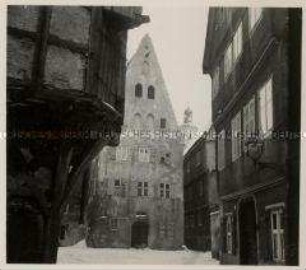Nördlingen, Blick aus der Paradiesgasse auf das Hafen- oder Gürtelhaus