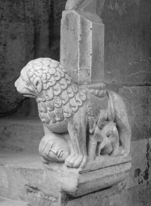 Löwe mit Krieger