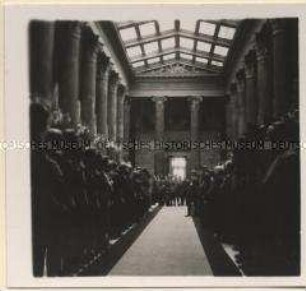 Wien, Reichsminister Hess im Parlament